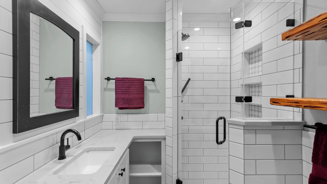 Photo of Bathroom in Springlake