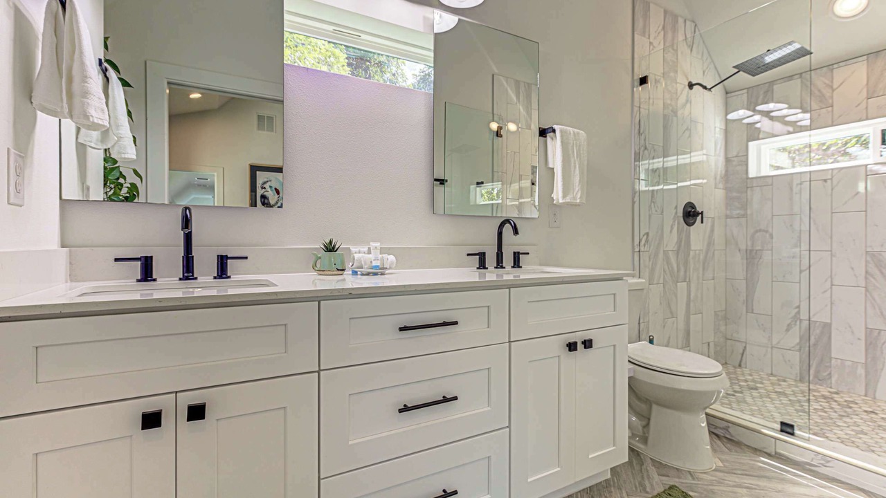 Photo of Bathroom in Govalle