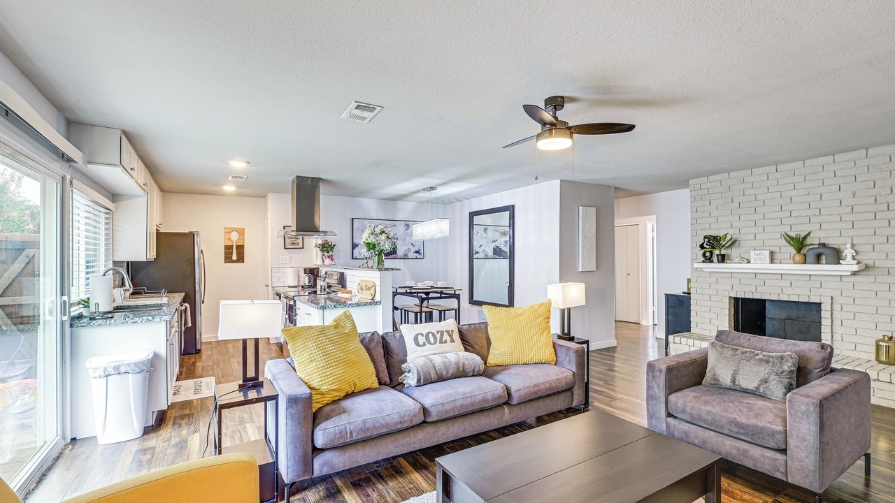Photo of Livingroom in The Colony