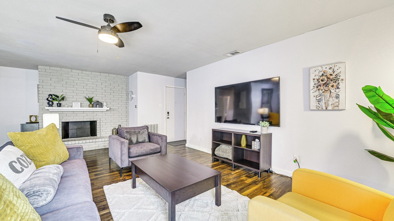 Photo of Livingroom in The Colony