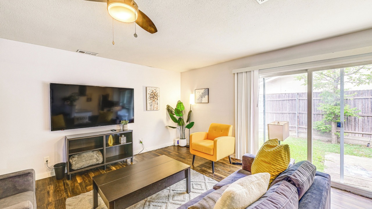 Photo of Livingroom in The Colony