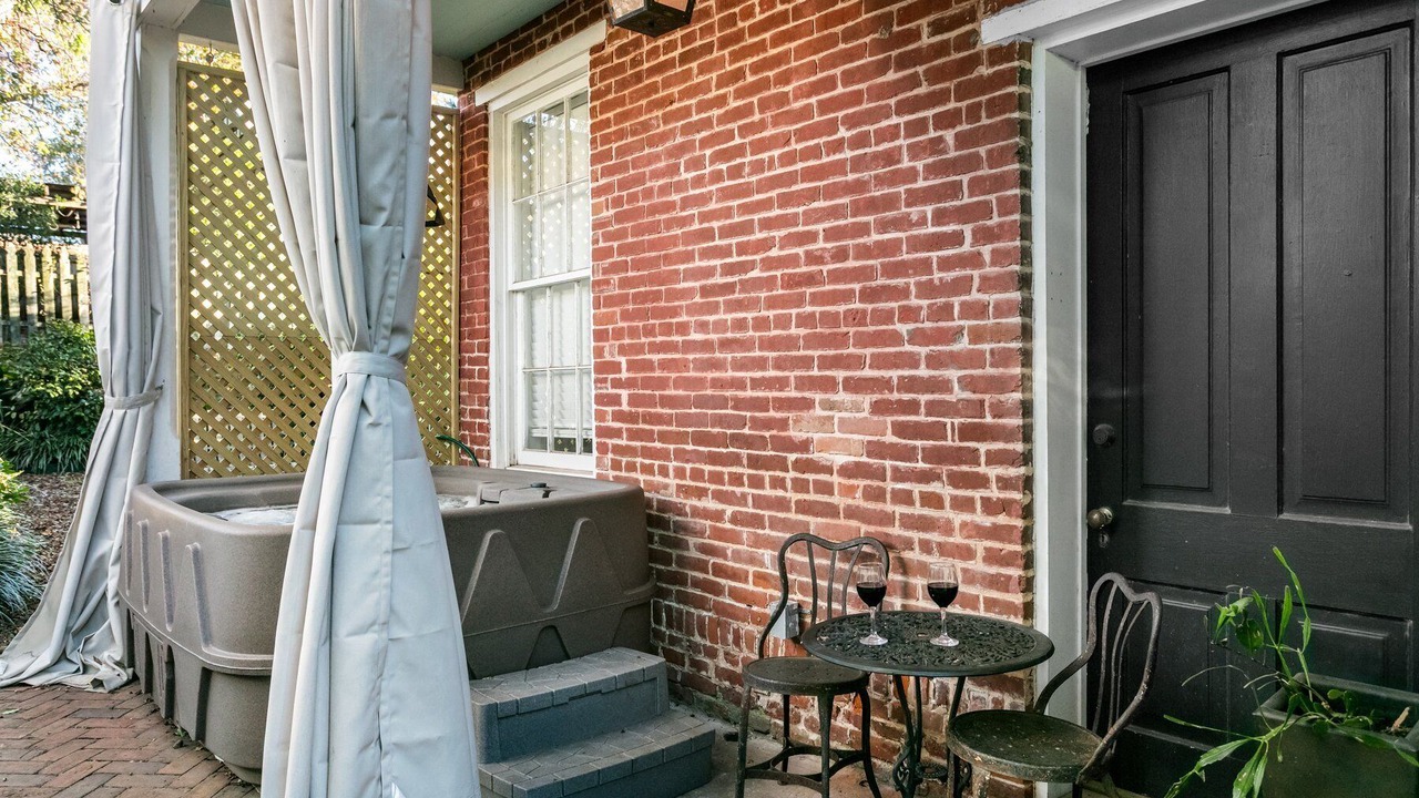 Photo of Patio Balcony in Natchez