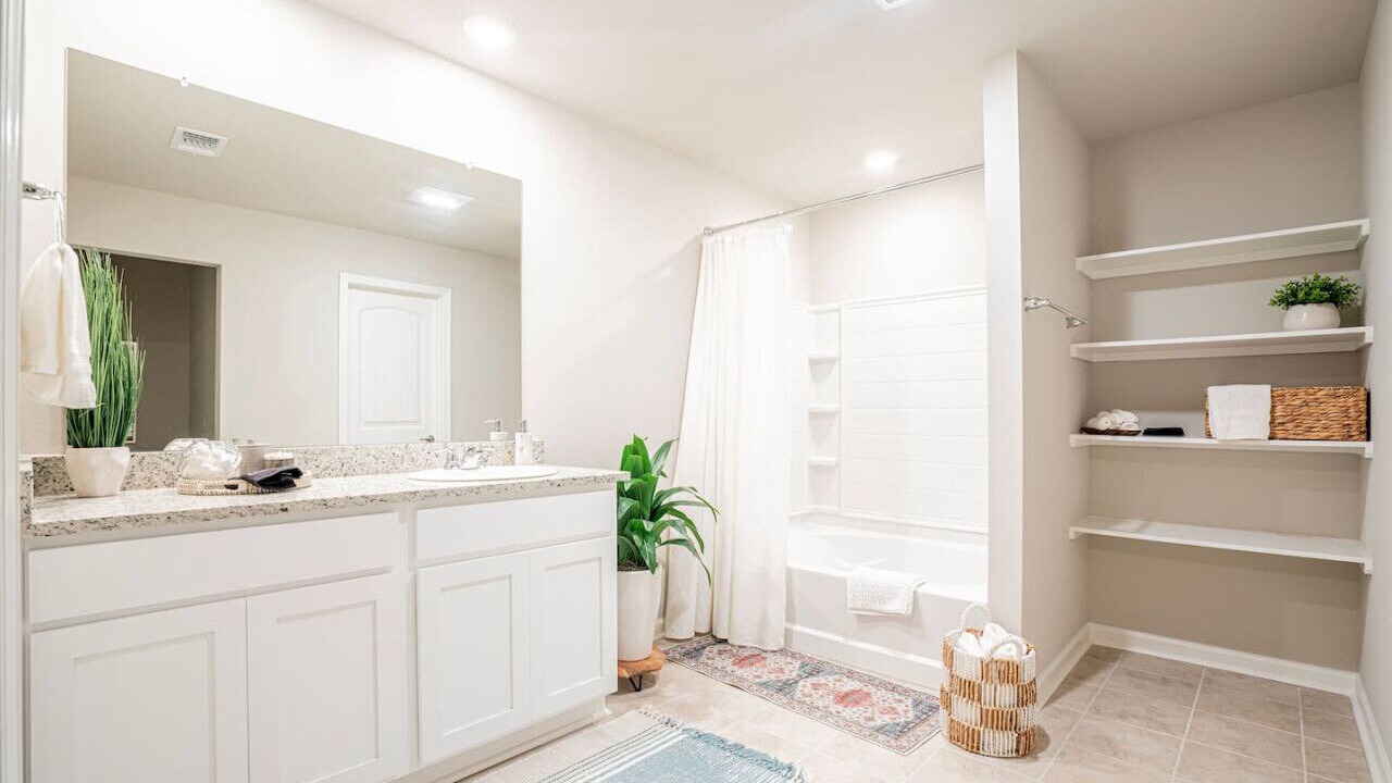 Photo of Bathroom in Broussard