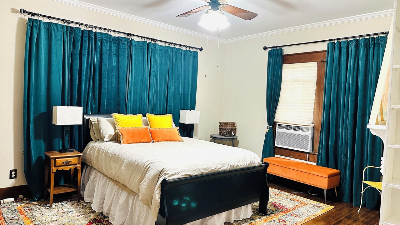 Photo of Bedroom in Sulphur