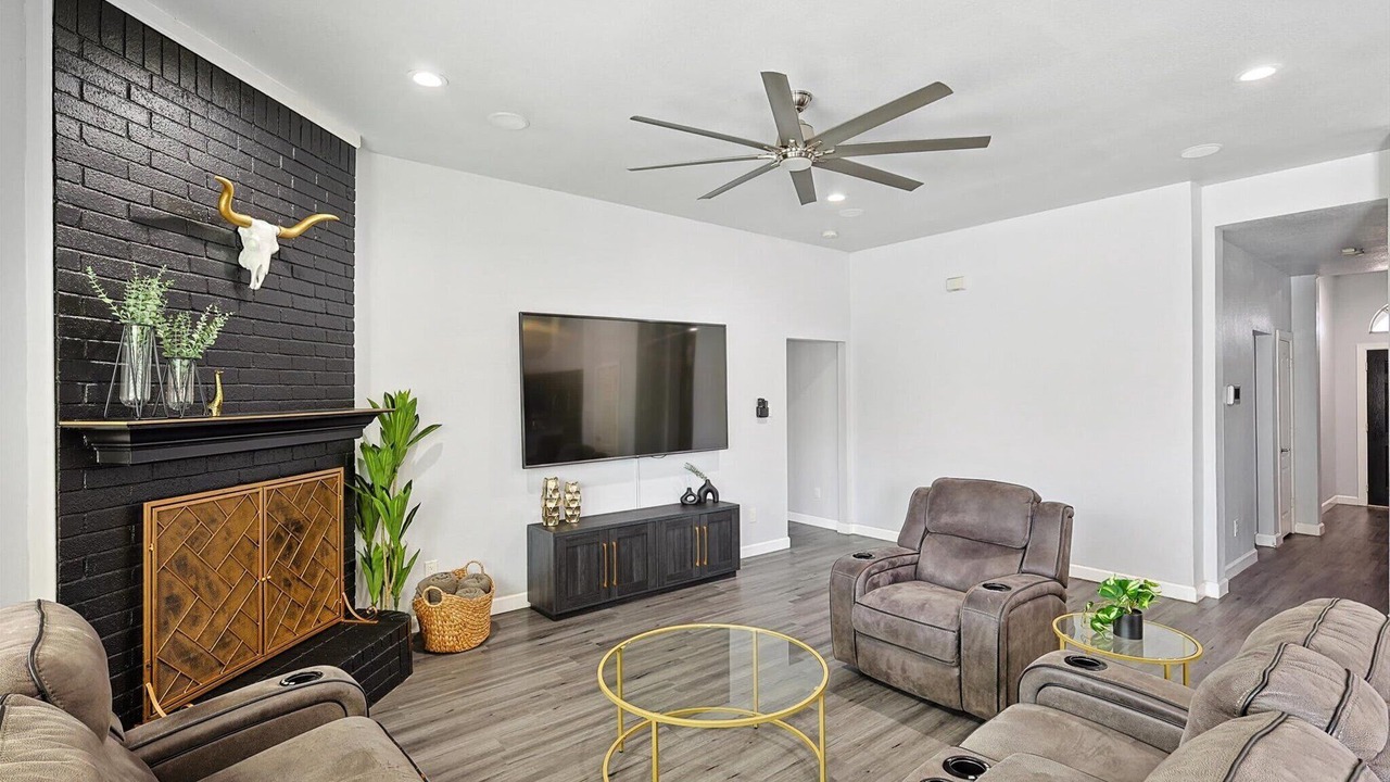 Photo of Livingroom in DeSoto