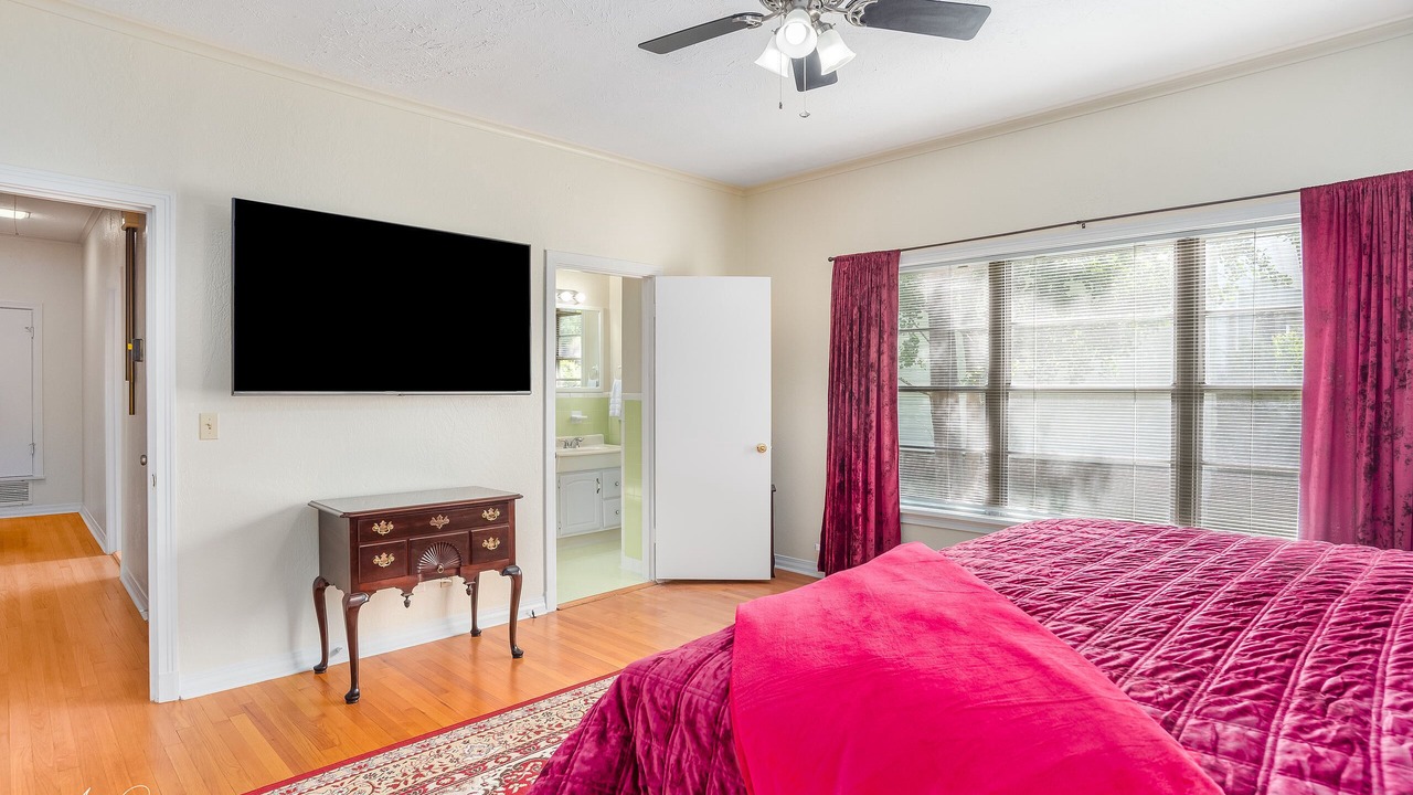 Photo of Bedroom in Fairfield Historic District