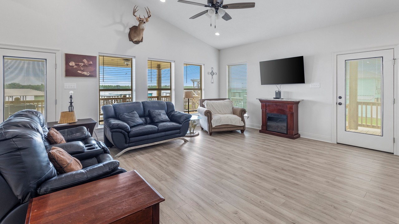 Photo of Livingroom in Hackberry