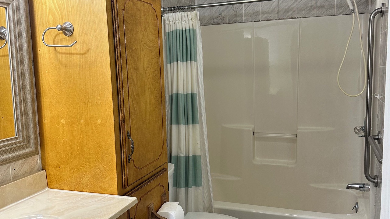 Photo of Bathroom in Theriot