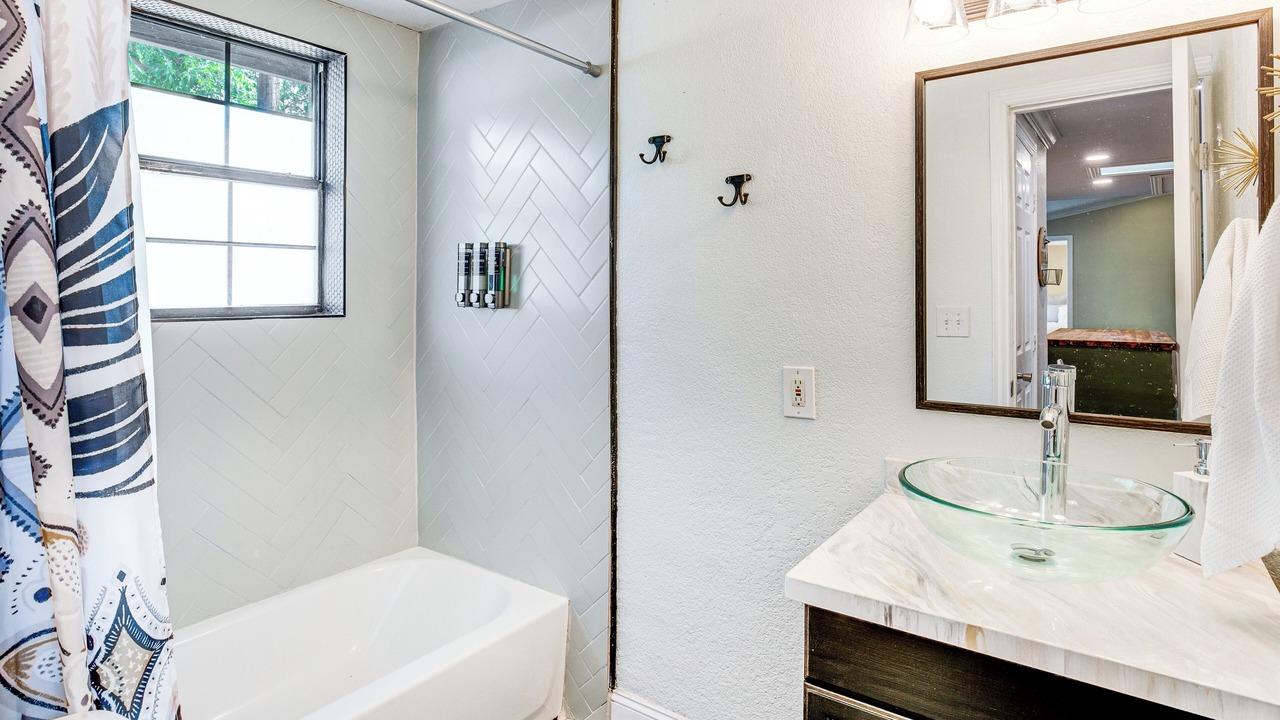 Photo of Bathroom in Newark