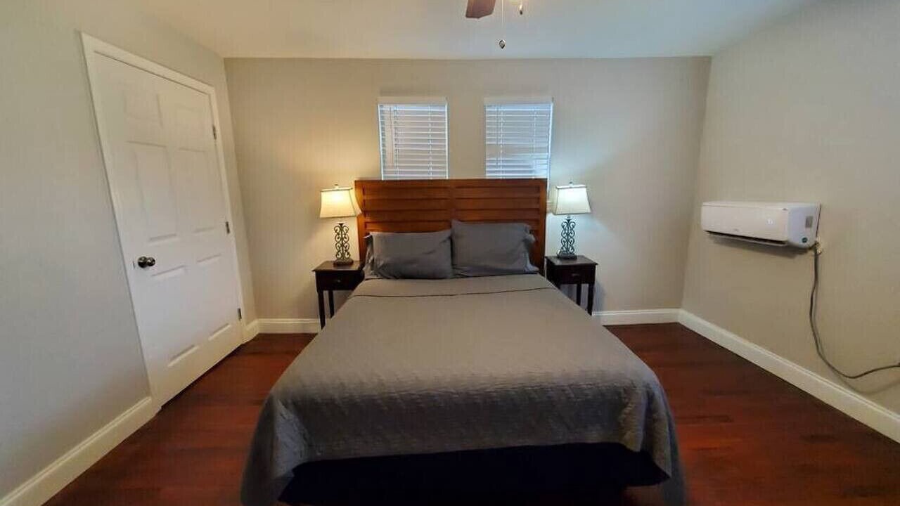 Photo of Bedroom in Holy Cross District