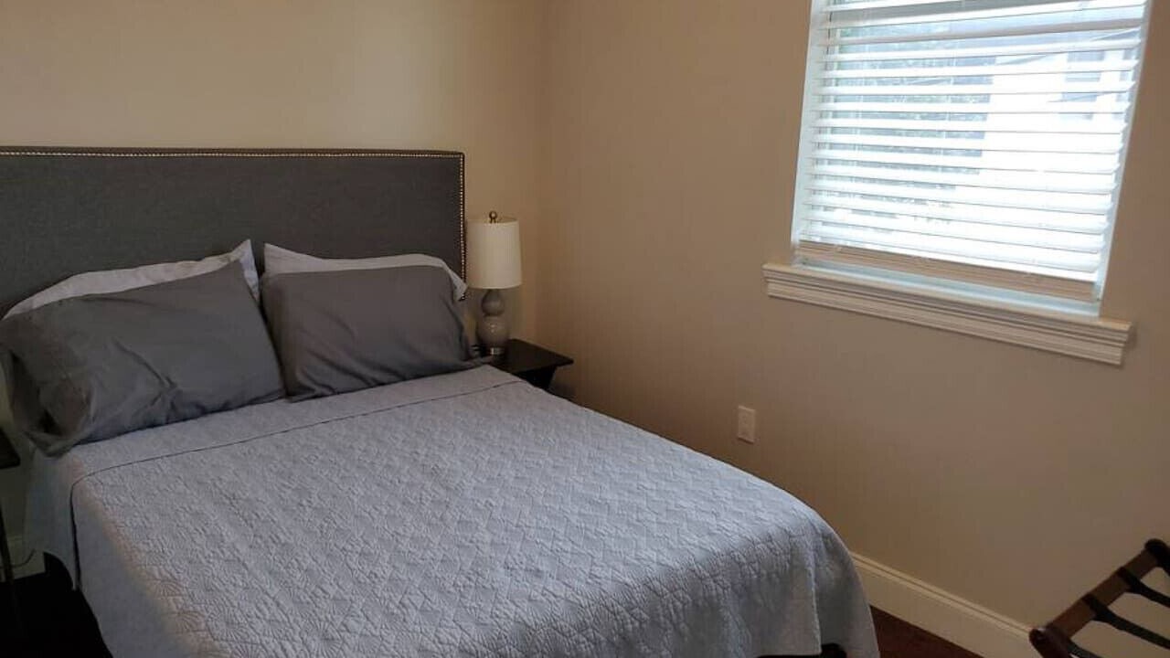 Photo of Bedroom in Holy Cross District