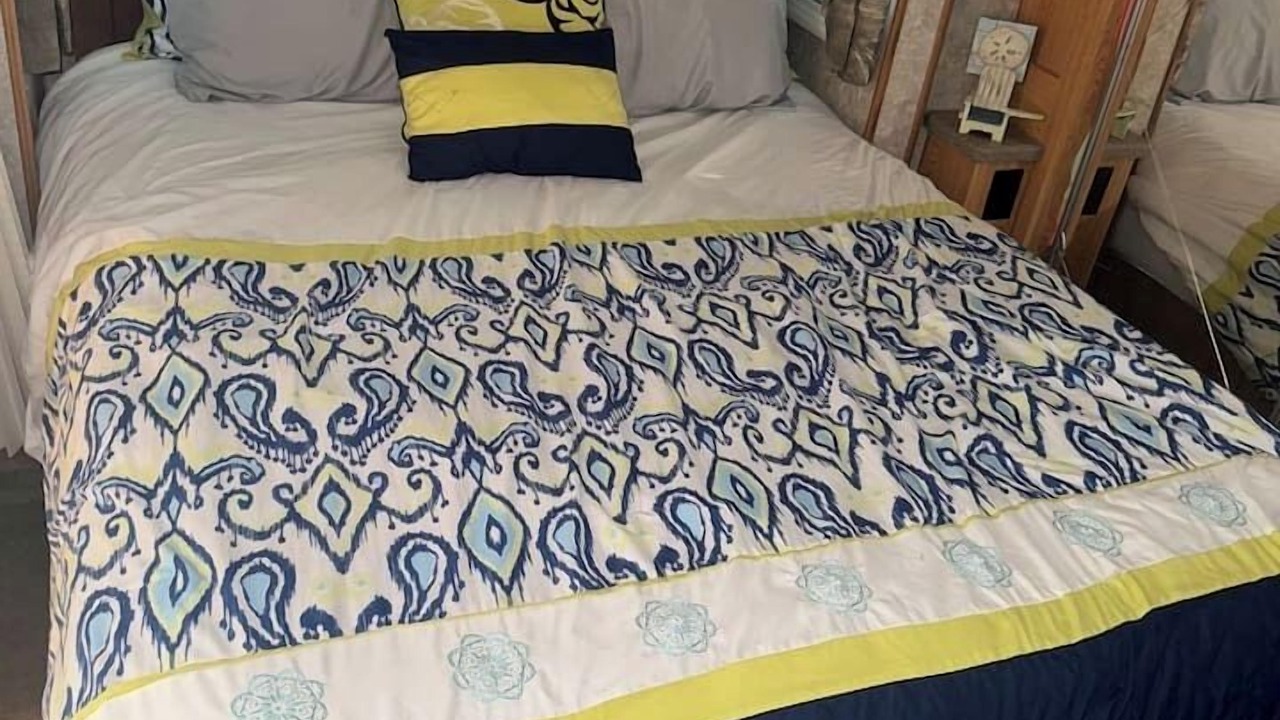 Photo of Bedroom in Holly Beach