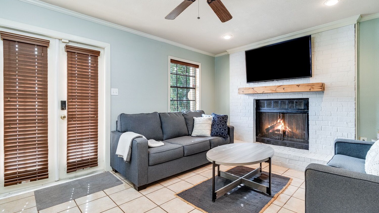 Photo of Livingroom in Lafayette