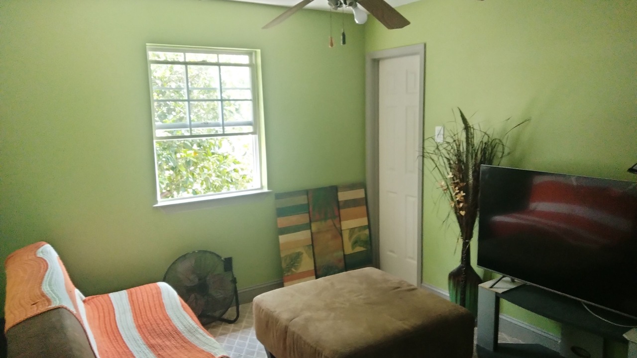Photo of Livingroom in Marrero