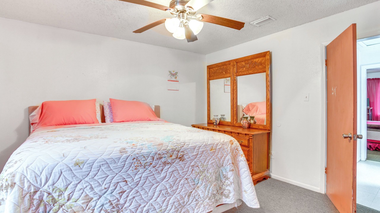 Photo of Bedroom in Harvey