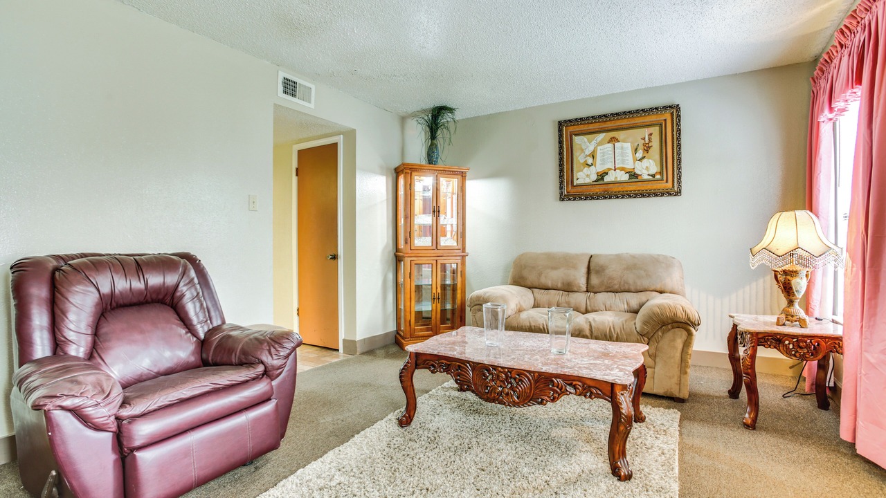 Photo of Livingroom in Harvey