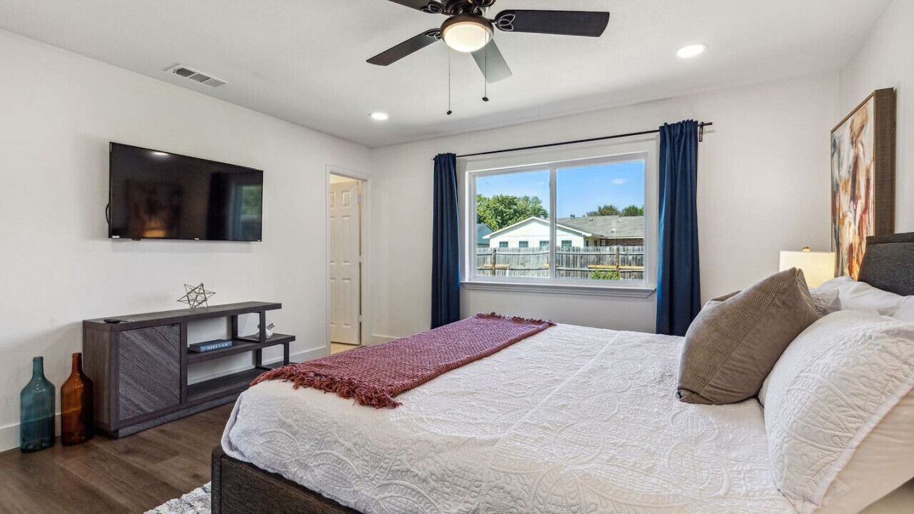 Photo of Bedroom in The Colony