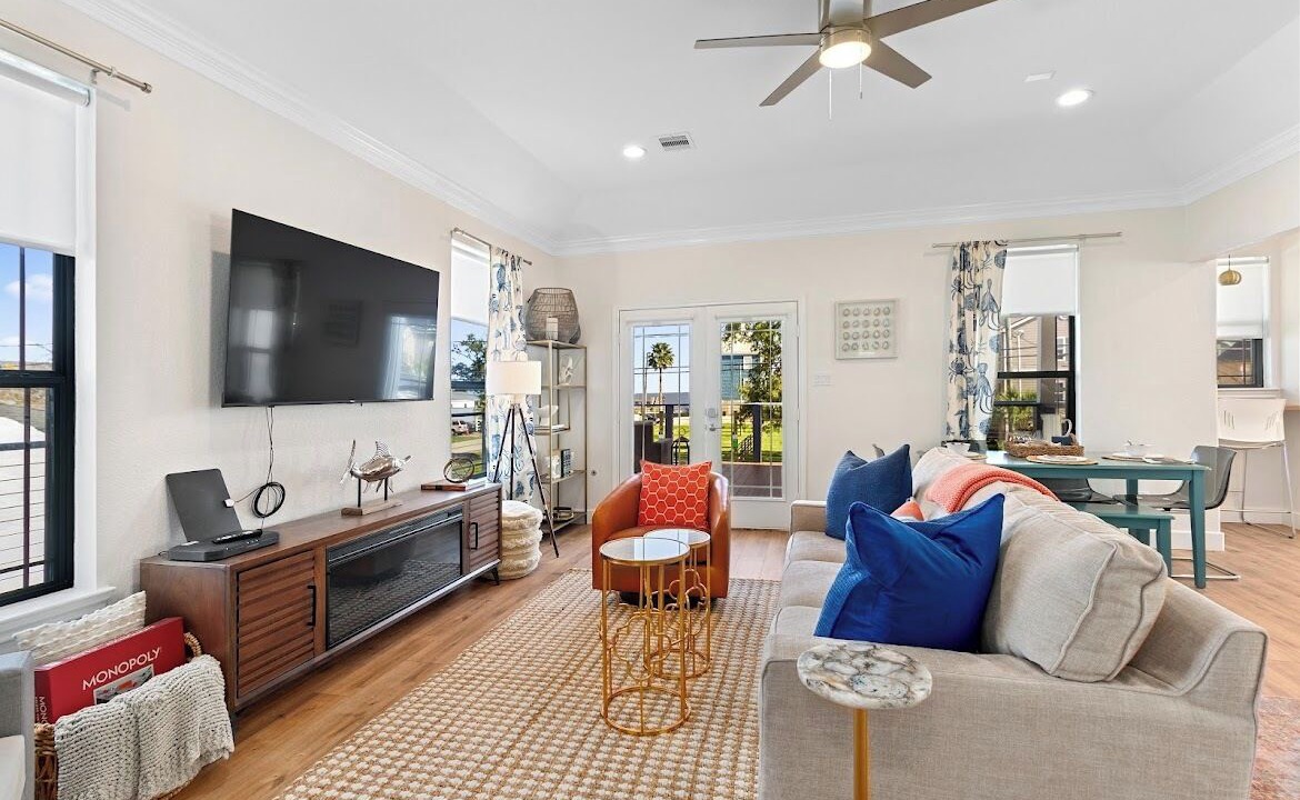 Photo of Livingroom in Clear Lake Shores
