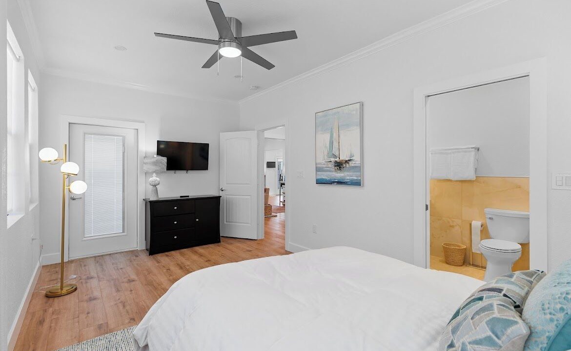 Photo of Bedroom in Clear Lake Shores