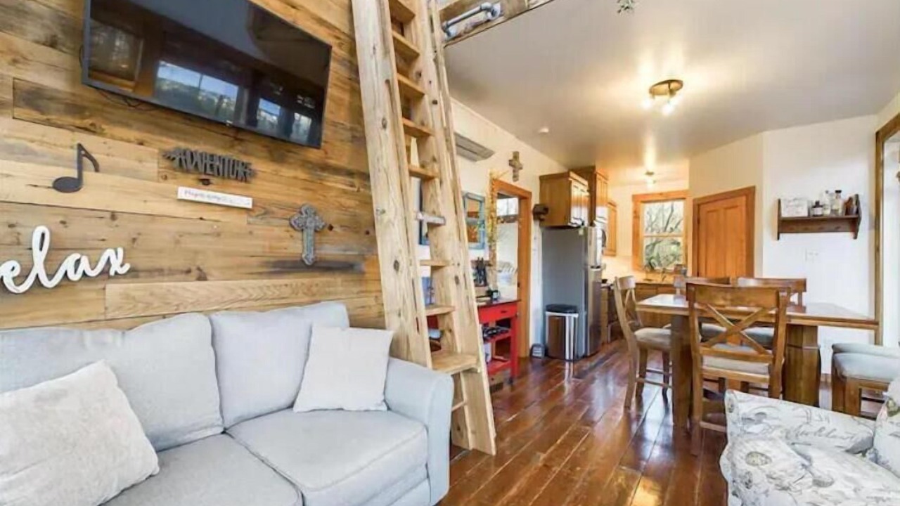 Photo of Livingroom in Youngsville