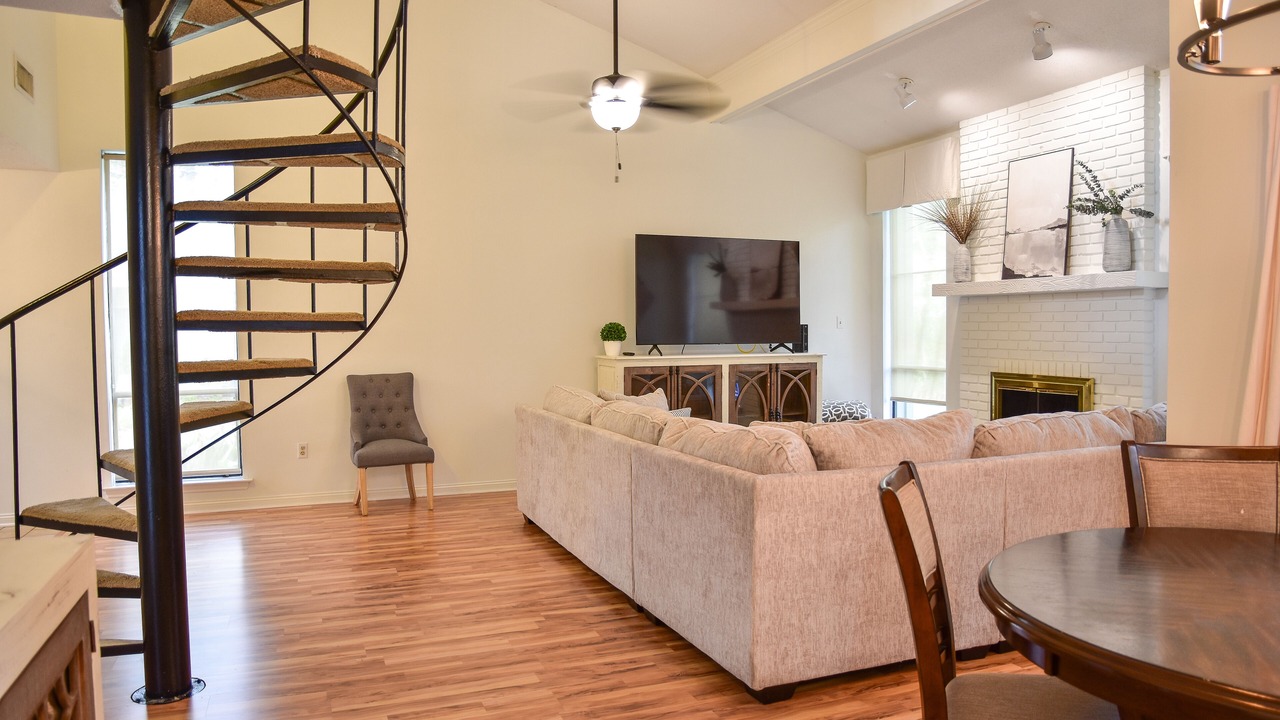 Photo of Livingroom in Mandeville