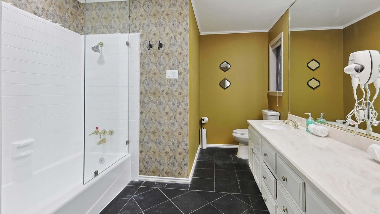 Photo of Bathroom in DeSoto