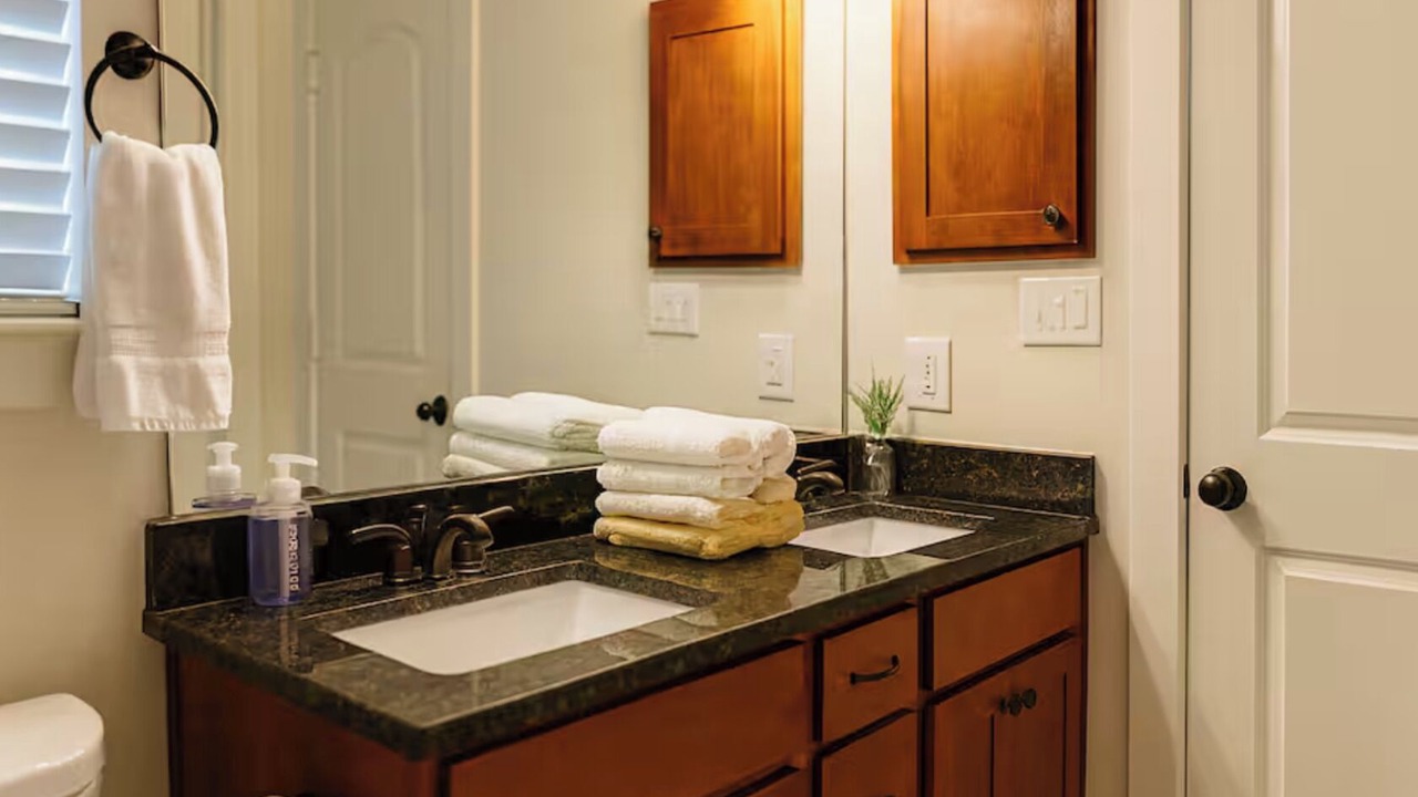 Photo of Bathroom in Knox - Henderson