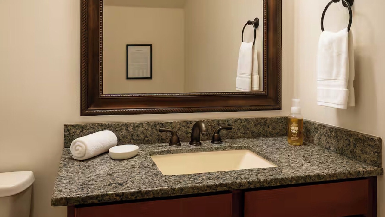 Photo of Bathroom in Knox - Henderson