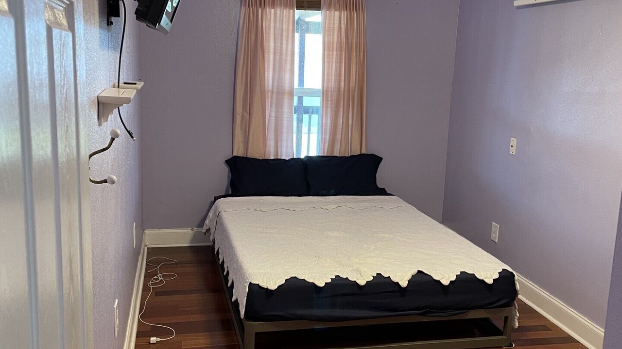Photo of Bedroom in Lafitte