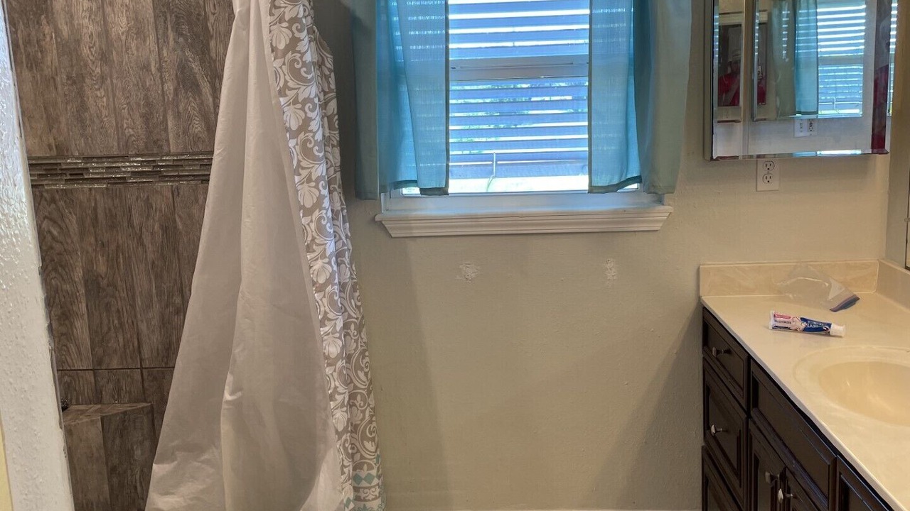 Photo of Bathroom in Lafitte