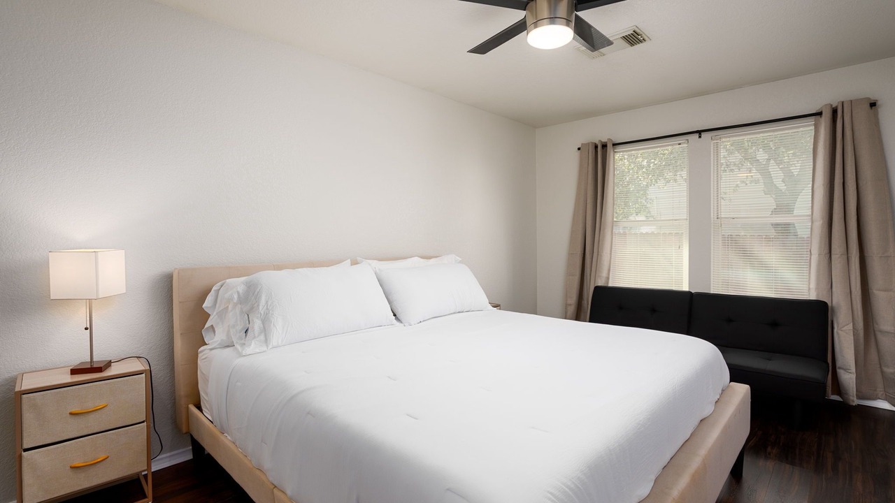 Photo of Bedroom in North San Antonio - SAT