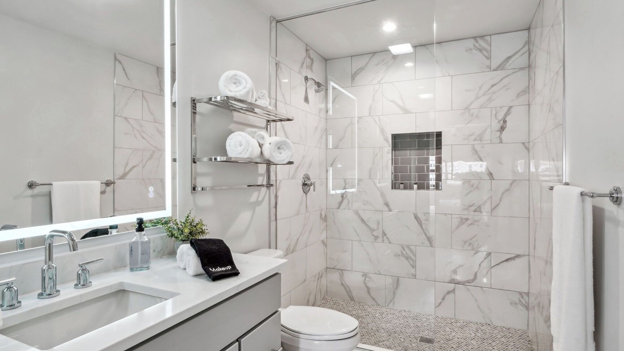 Photo of Bathroom in Central Business District