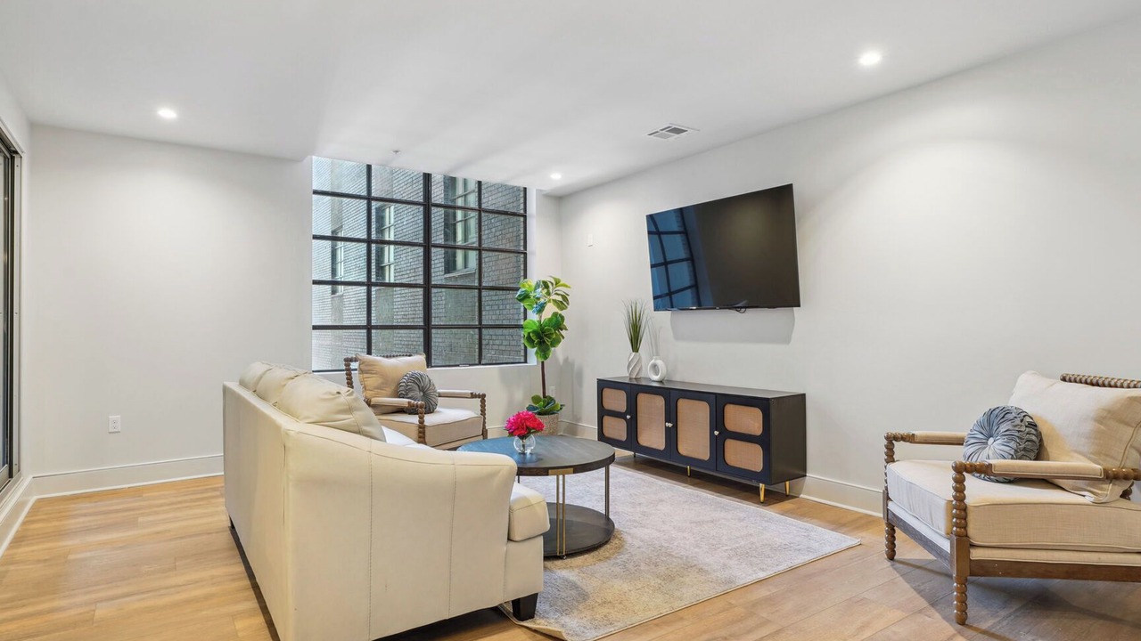 Photo of Livingroom in Central Business District