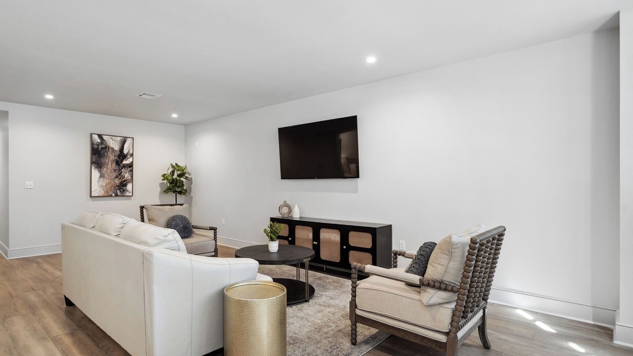 Photo of Livingroom in Central Business District