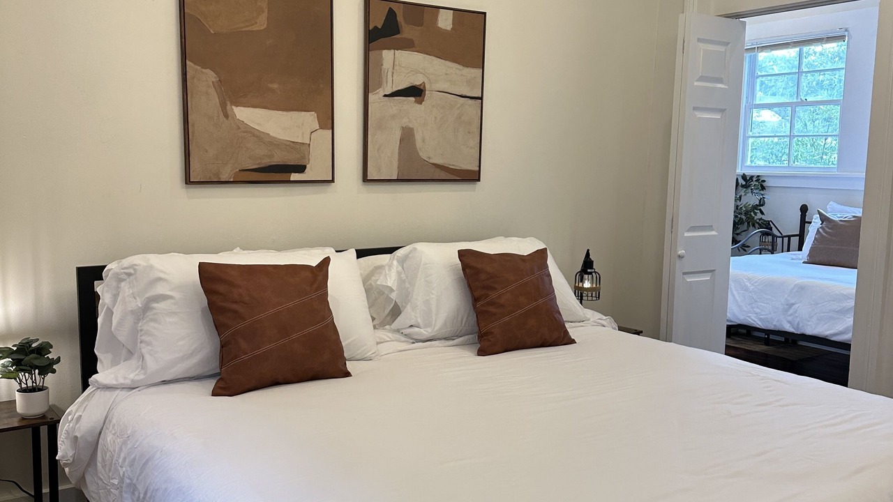 Photo of Bedroom in Mid-City