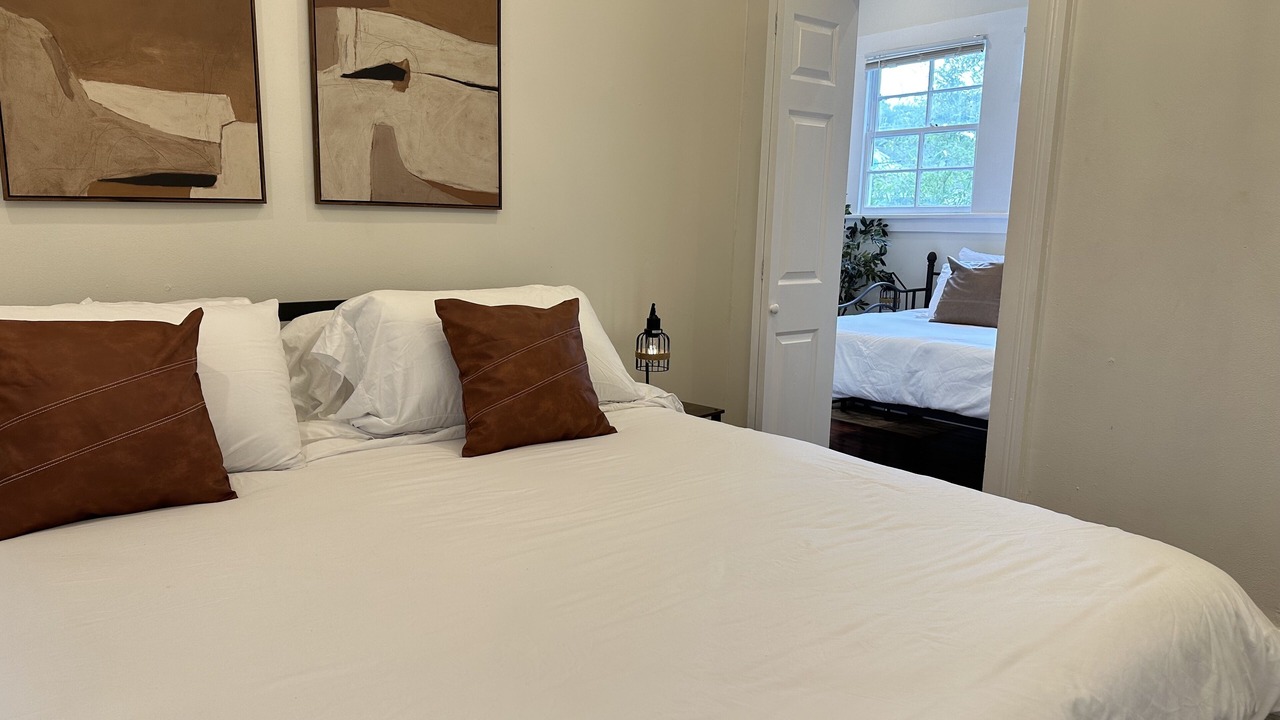 Photo of Bedroom in Mid-City