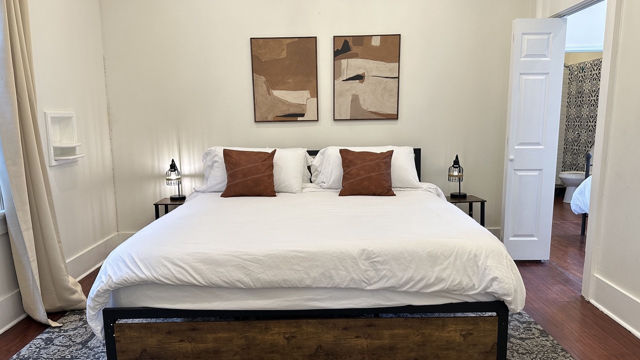 Photo of Bedroom in Mid-City
