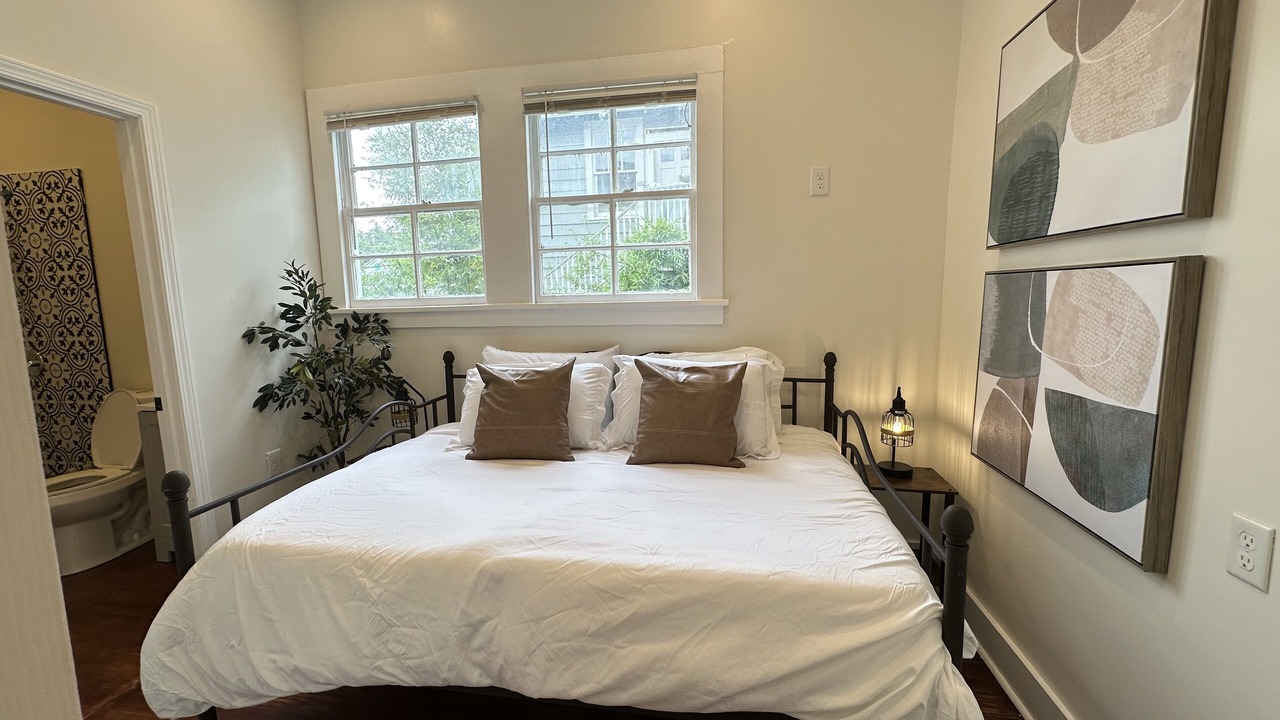 Photo of Bedroom in Mid-City