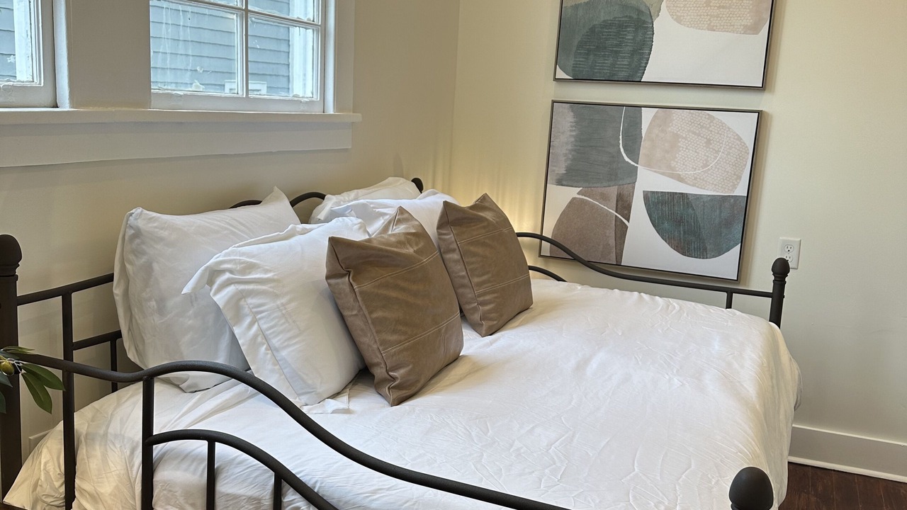Photo of Bedroom in Mid-City