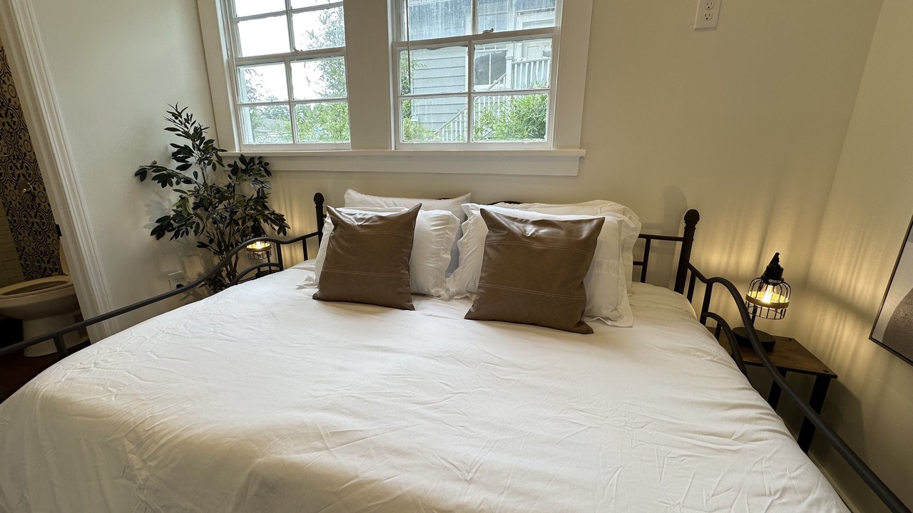Photo of Bedroom in Mid-City