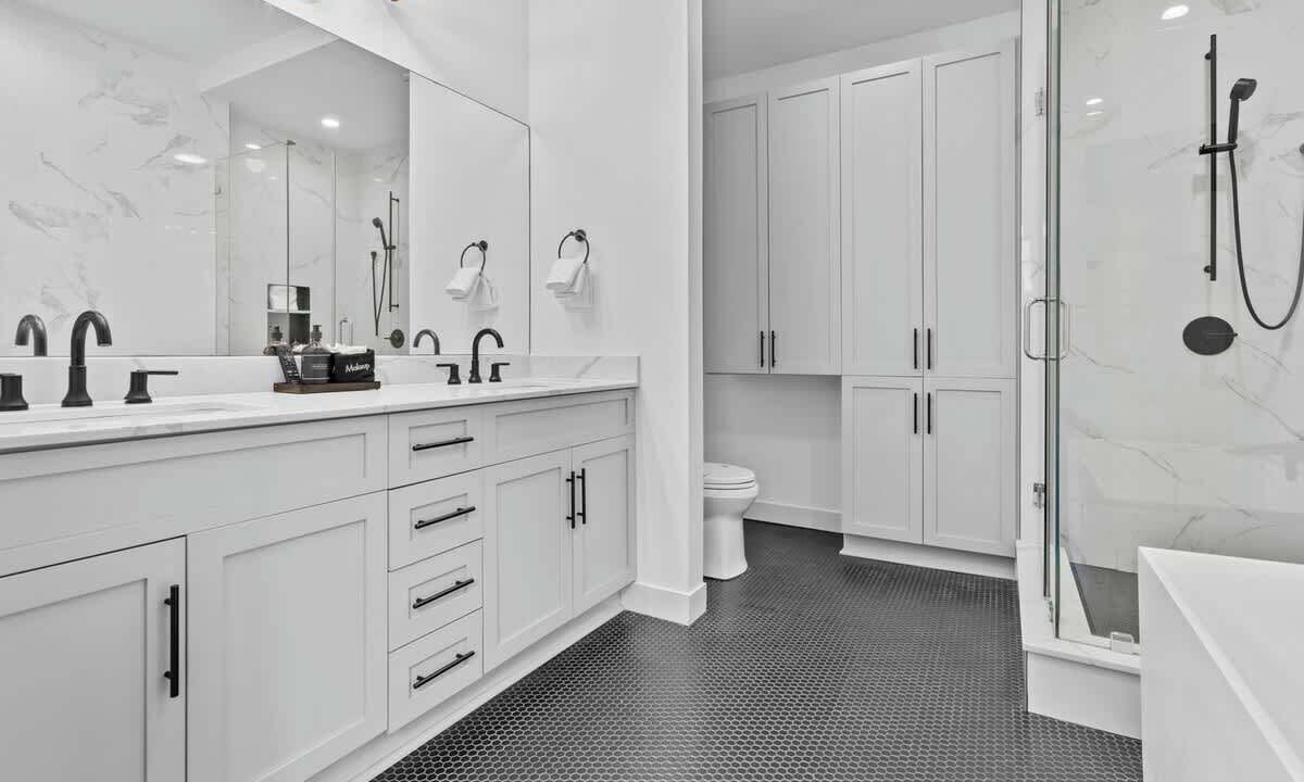 Photo of Bathroom in Central Business District