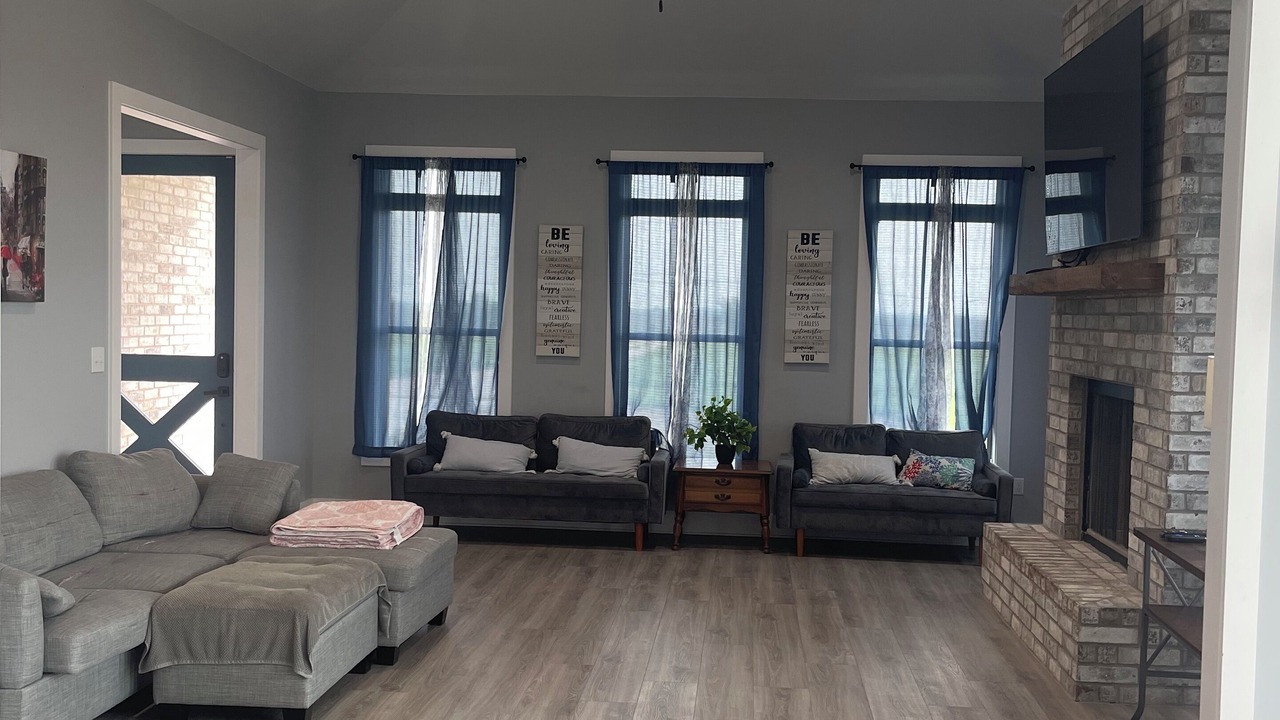 Photo of Livingroom in Bell City