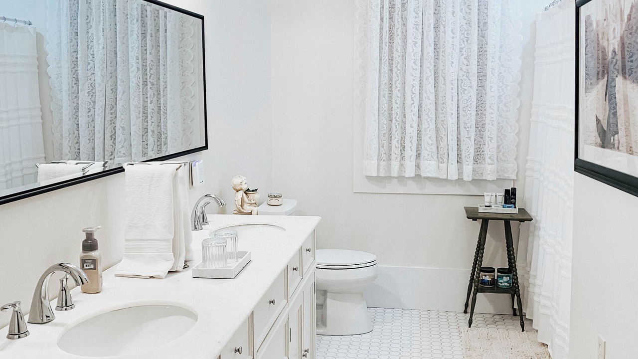 Photo of Bathroom in Iota