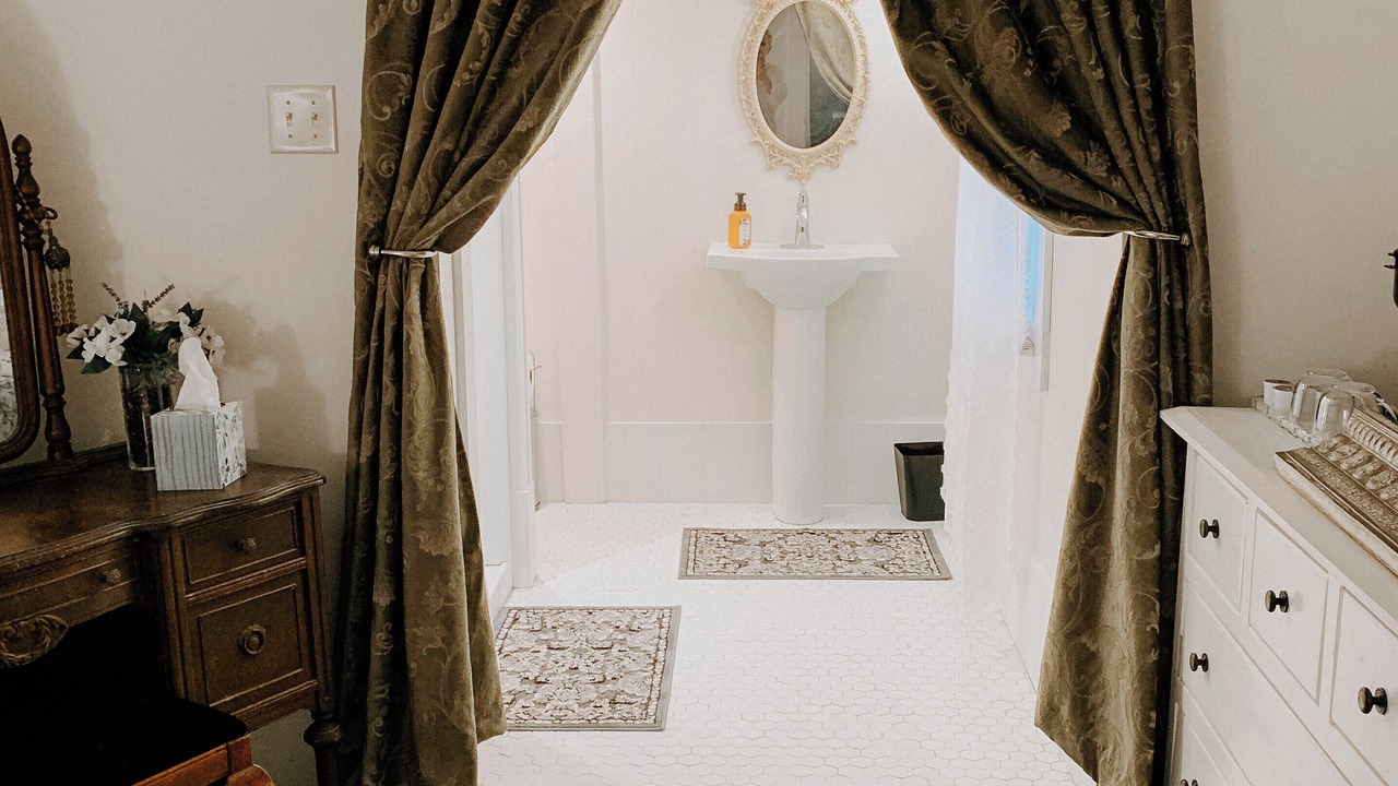 Photo of Bedroom in Iota