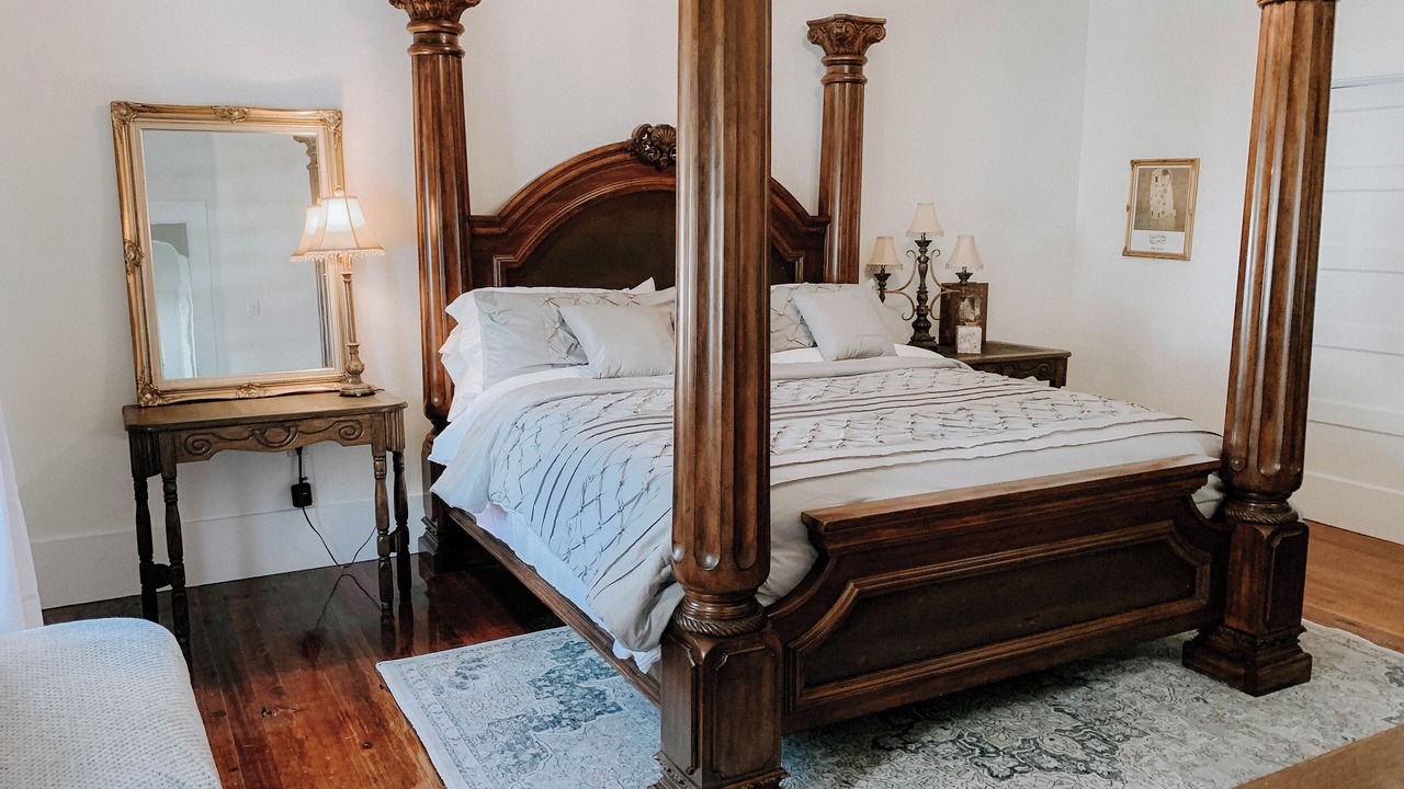 Photo of Bedroom in Iota