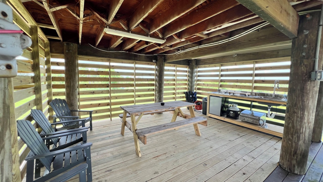 Photo of Outdoor in Delacroix