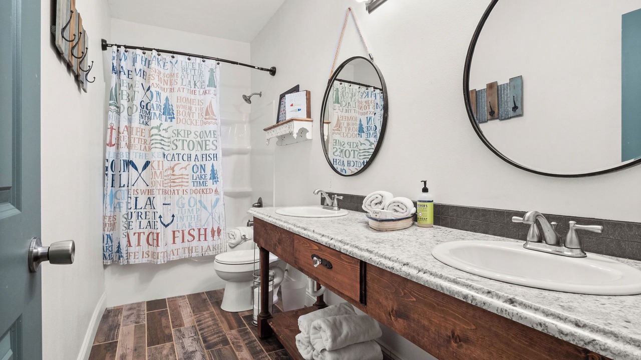 Photo of Bathroom in Florien