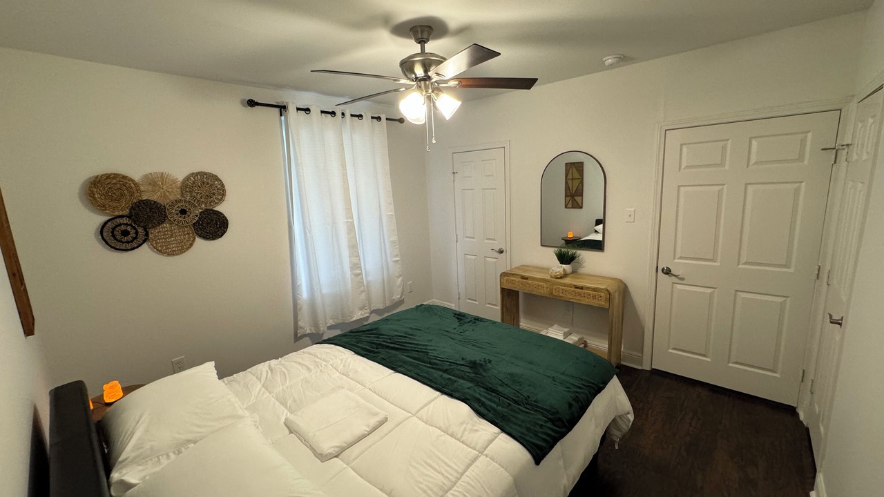 Photo of Bedroom in Mid City South