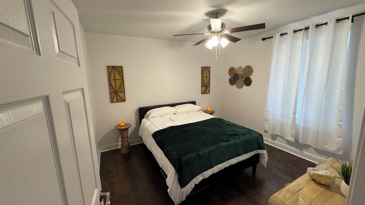 Photo of Bedroom in Mid City South