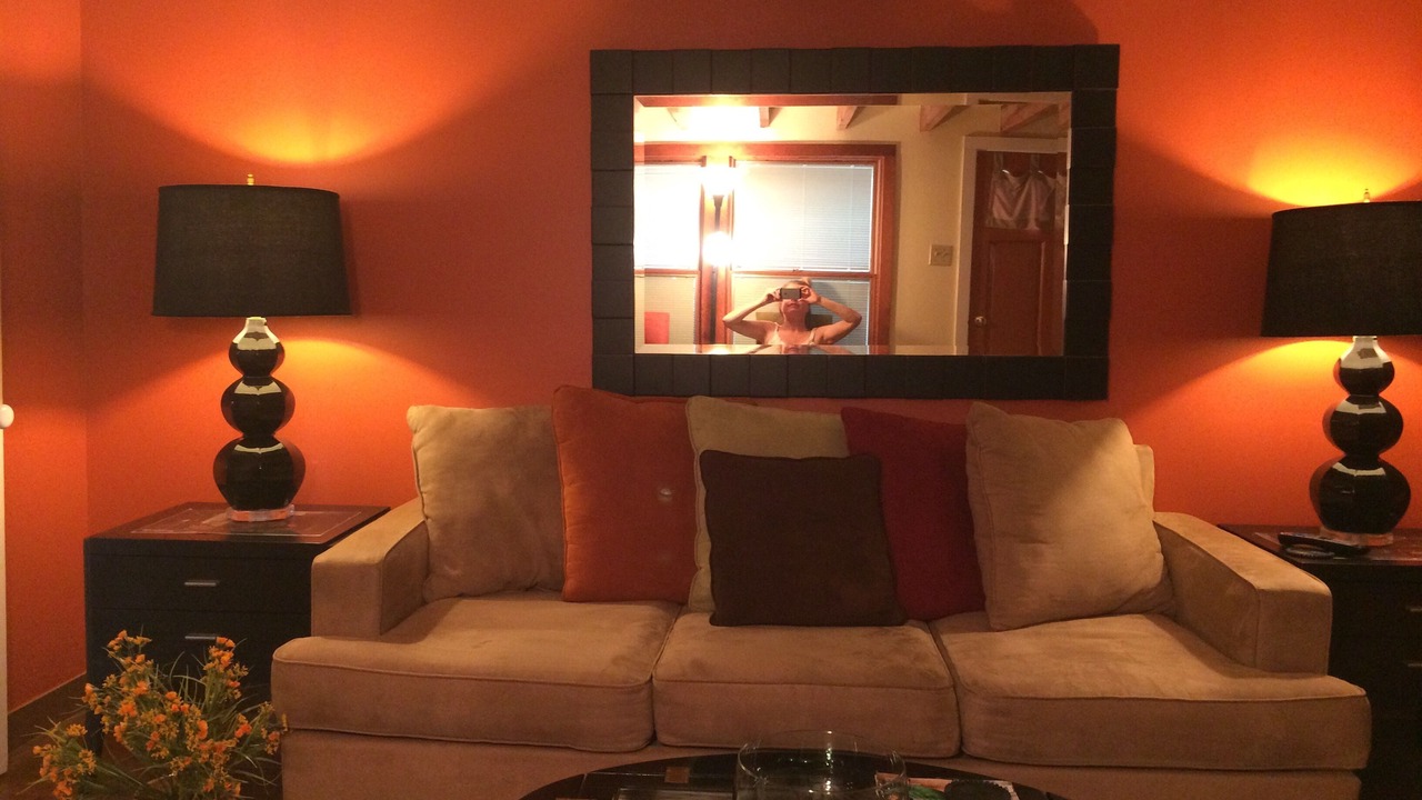Photo of Livingroom in Black Pearl